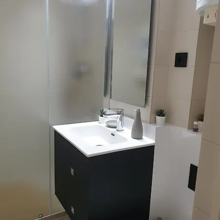 Apartman Moderno Sobre El Mar