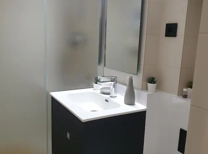 Apartment Moderno Sobre El Mar